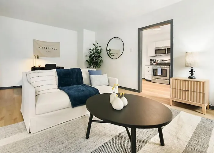 Hostwise Stays - On Butler St, Lower Lawrenceville, Perfect Location!