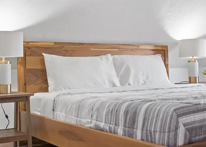 Bloomfield/Shadyside @V Modern And Bright Private Bedroom With Shared Bathroom
