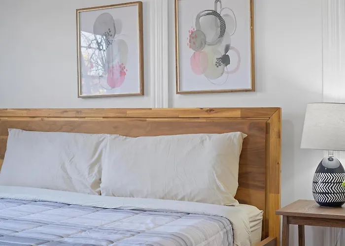 Bloomfield/Shadyside @I Modern & Bright Private Bedroom With Shared Bathroom
