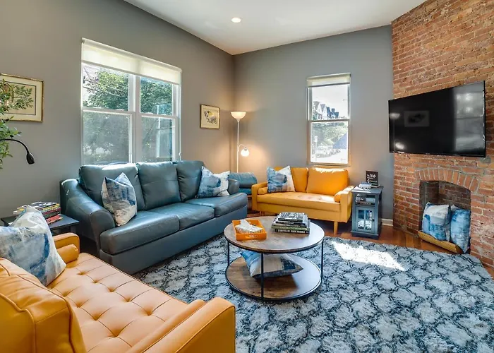 Family-Friendly Shadyside Gem Near Dtwn Pittsburgh