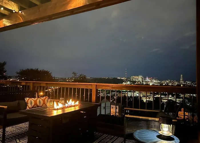 City Skyline - Outside Decks - Contemporary