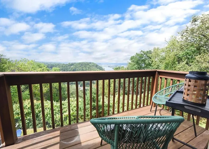 Hostwise Stays - The Cielo - Ohio River Views!