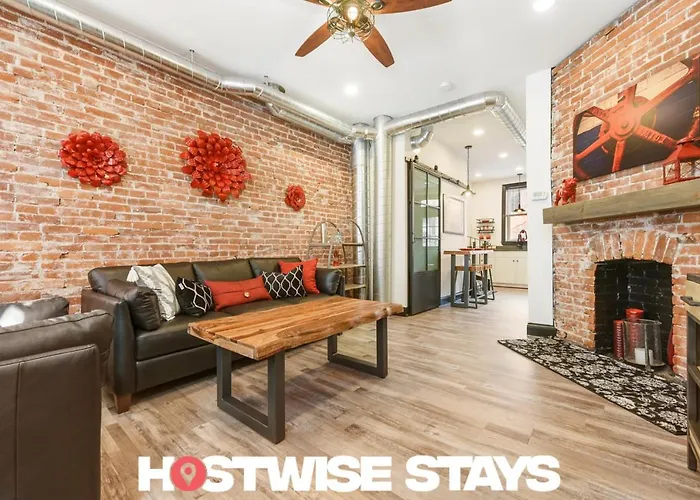 Hostwise Stays - Prime Location In Lawrenceville, Exposed Brick 2Br Home