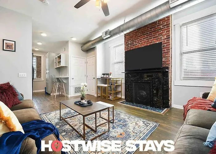 Hostwise Stays - Triplex, Great For Groups, 3 Separate Apts, Free Parking