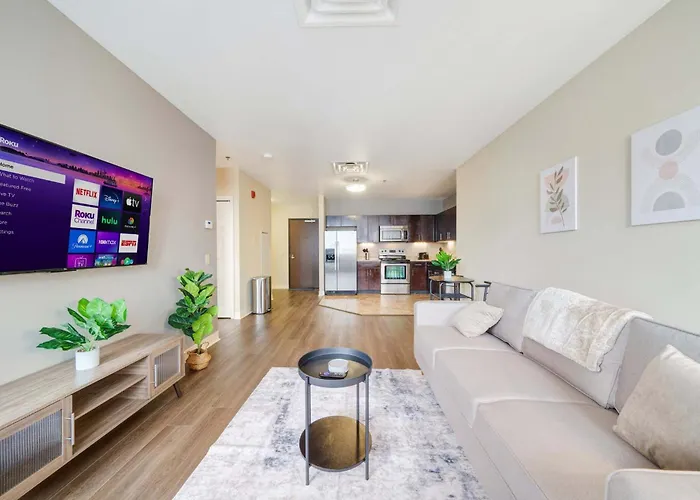 Sky High Luxury - 10Th Floor - Prime Location City Views Fast Wifi 24-7 Gym Lounge Roku