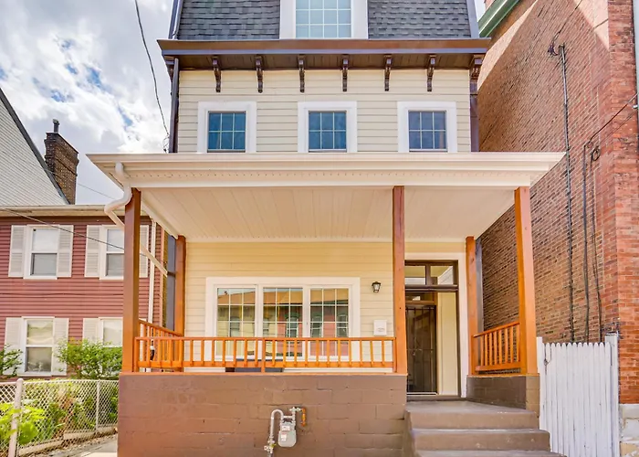 Pittsburgh Home W/ Skyline Views: Walk To Stadium!
