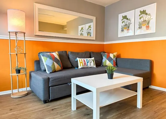 Sleeps 9 2 Bedrooms 6 Beds Plus Parking And Wifi