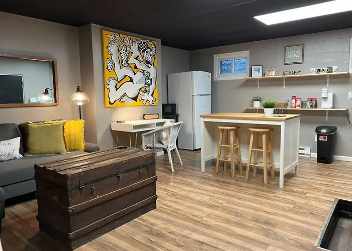 Cozy Artist Apartment Queen Bed Stylish Plus Wifi