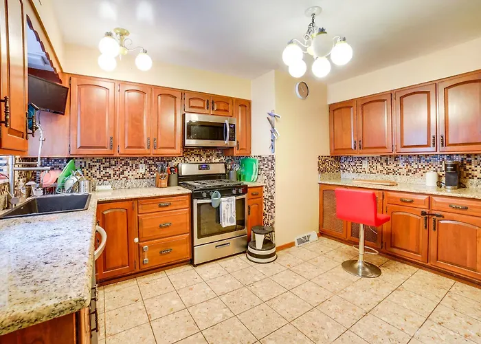 Spacious Pittsburgh Rental: Walk To Frick Park!