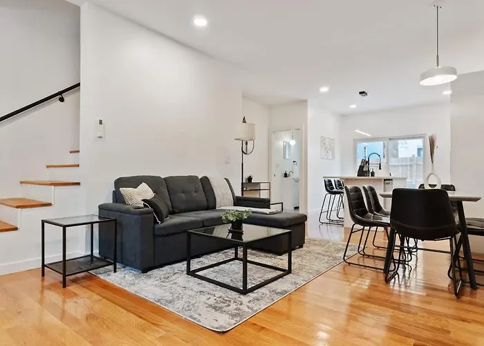Holiday Special 2 Houses Duplex Rental With 6 Bdrms