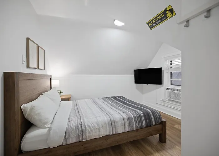 Shadyside, Pittsburgh !H Modern And Bright Private Bedroom With Shared Bathroom