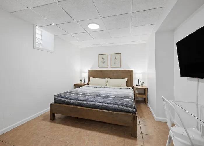 Shadyside, Pittsburgh !A Modern And Bright Private Bedroom With Shared Bathroom