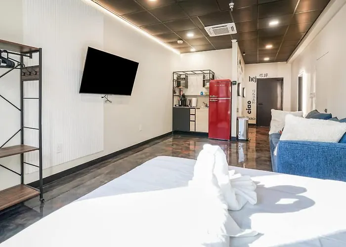 New Loft 3 Min To Cmu Pitt Sleeps 4