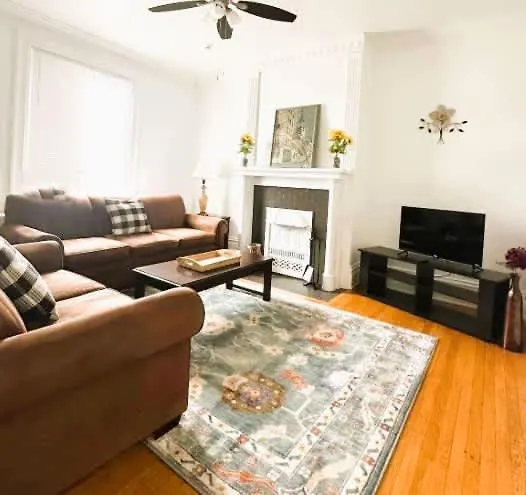 Stunning 3Br-Private Entrance-Renovated-Near City
