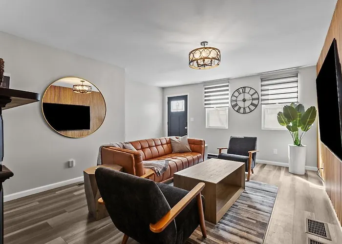 4 Bedroom 5 Bathroom House Pittsburgh Sleeps 12 Pet Friendly Near Stadium