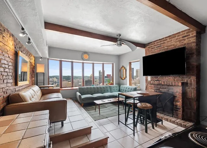 Breathtaking City View 1 Bed Stylish & Serene