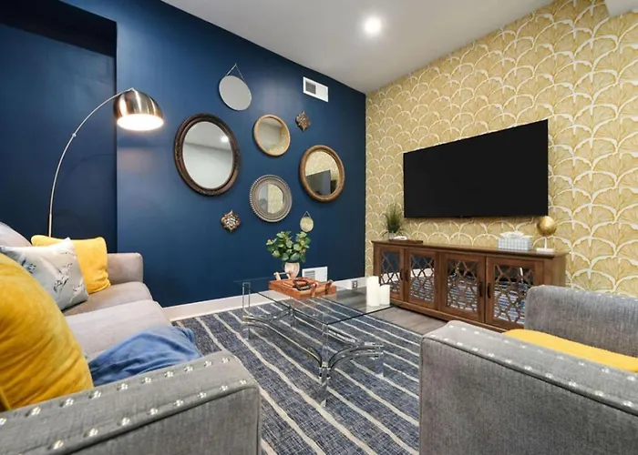 Hostwise Stays - Pet Friendly, King Bed, 2Br 2Ba Home