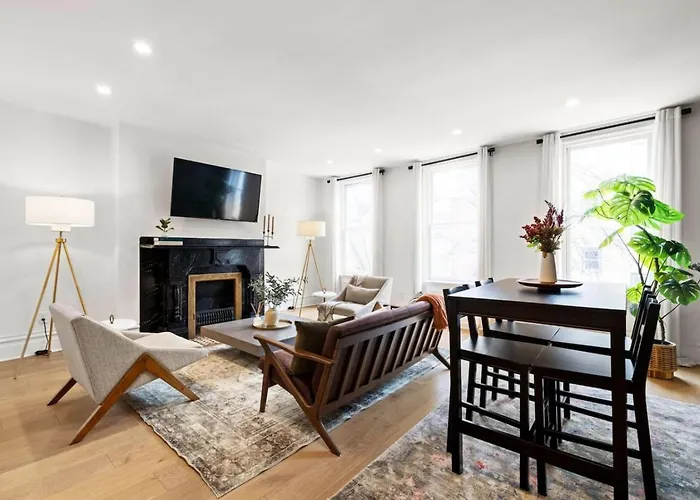 Hostwise Stays - The Palo - Stylish War Streets Retreat, Highly Walkable