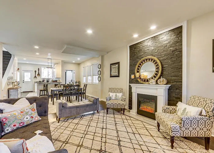 6 Mi To Downtown - Spacious Home In Pittsburgh!