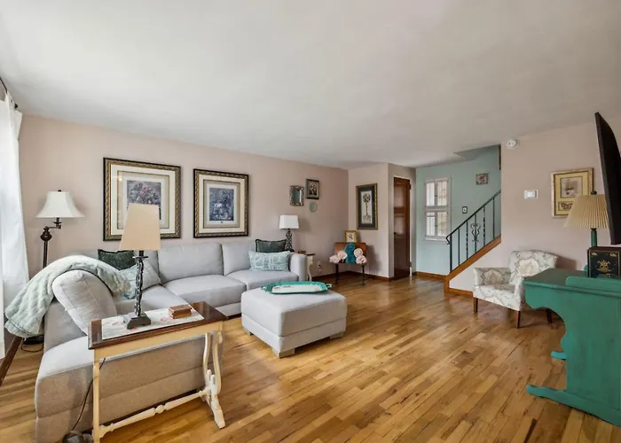 Spacious Family Home With Parking And Backyard