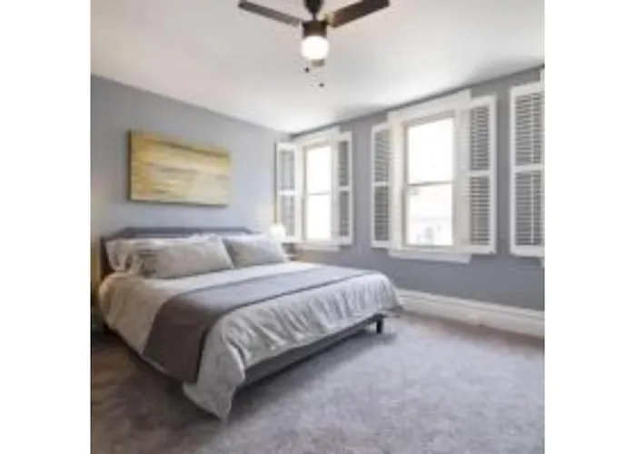 Cozy, Pet-Friendly Home In Pittsburgh South Side