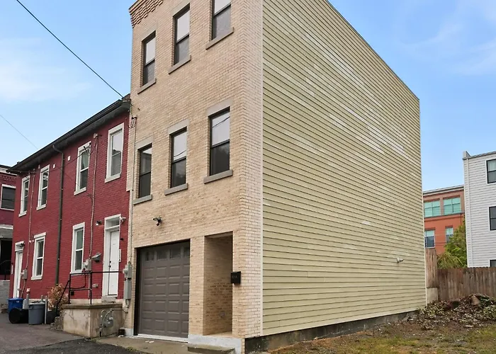 2 Bedroom 2 And A Half Bath Townhouse Stadium And Downtown Nearby
