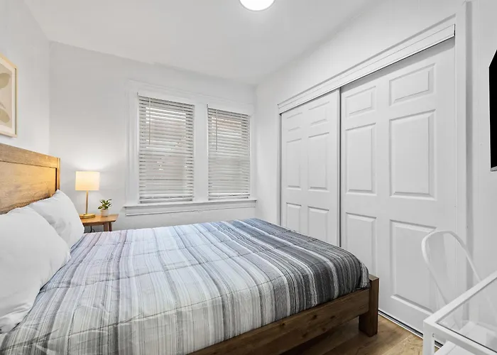 Pittsburgh Shadyside 3D Cozy And Stylish Private Bedroom With Shared Bathroom