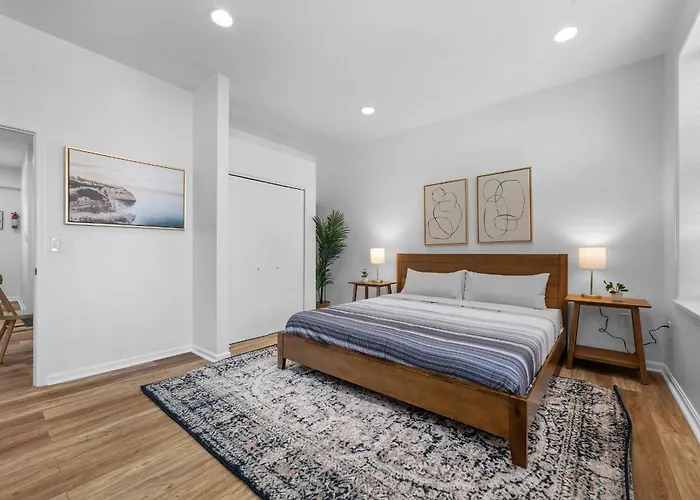 Central Lawrenceville 3 Spacious And Modern Two Bedroom Apartment With Free Street Parking