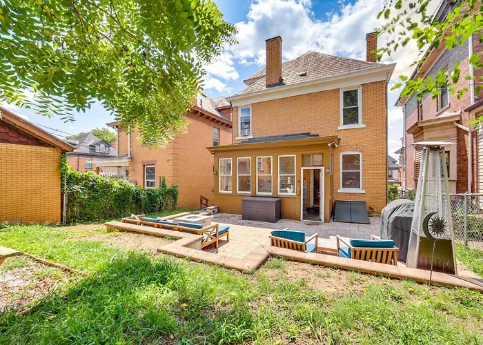 Dog-Friendly Pittsburgh Home, 3 Mi To Downtown!