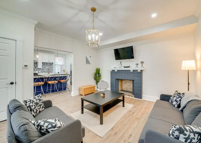 4 Mi To Dtwn: Pet-Friendly Home In Pittsburgh