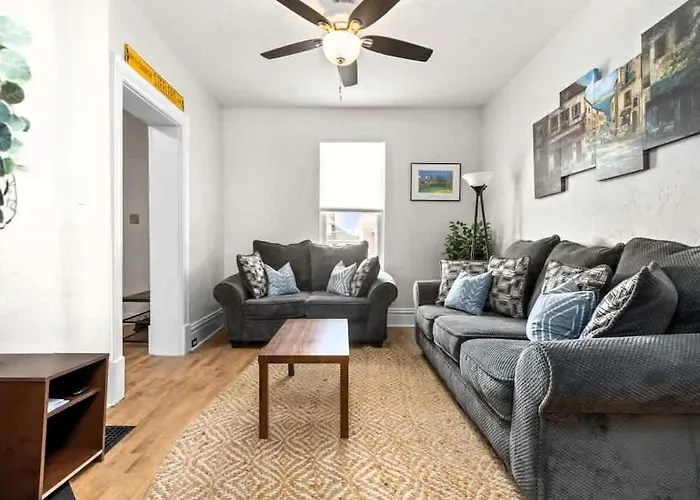 Plush 4Br Retreat Patio & Parking