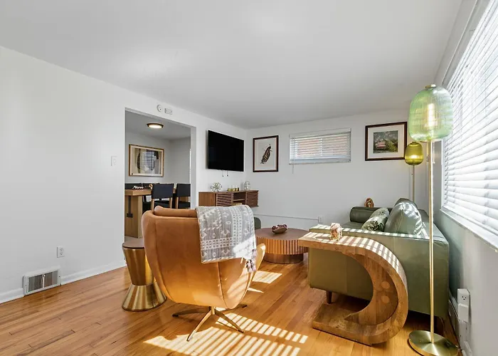 Modern 30 Day Stay Near Downtown Hospitals