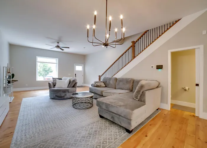 Well-Appointed Pittsburgh Home: 1 Mi To Dtwn!