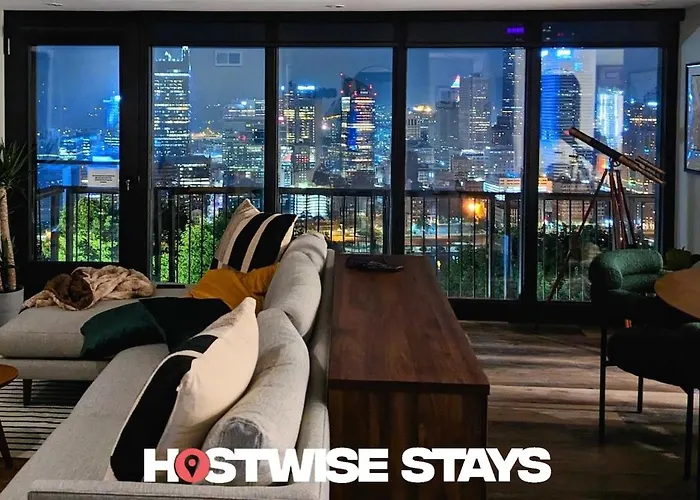 Hostwise Stays - Grandview Penthouse - Sweeping City Views, High End Living