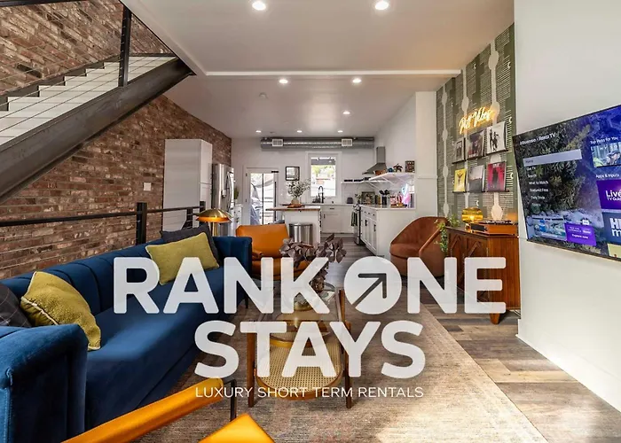 Modern Retreat With Dedicated Parking 2 King Beds Arcade Bbq