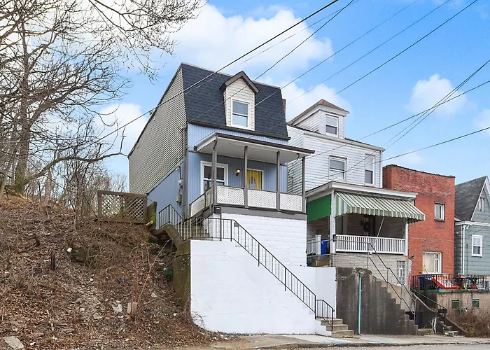 Stylish Sanctuary Near Downtown Workspace Parking