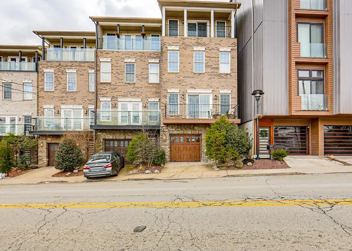 2 Mi To Market Sq! Row House W/ Dedicated Office