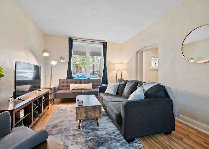 3 Story Home With 11 Beds, Super Close To Pitt And Cmu