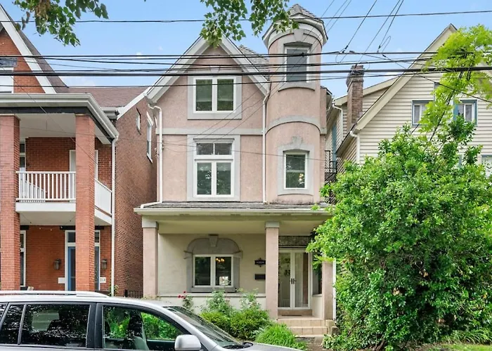 3 Story Home With 10 Beds And Free Off Street Parking