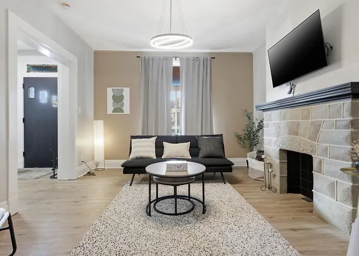 Stylish Mt. Washington Home With Private Deck And Easy Access To Downtown And Stadiums
