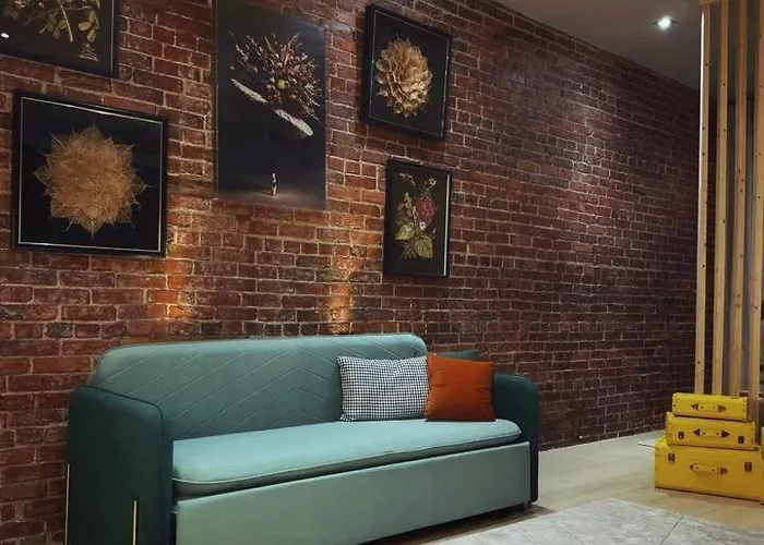 King Bed • Elevated City Retreat • Free Parking