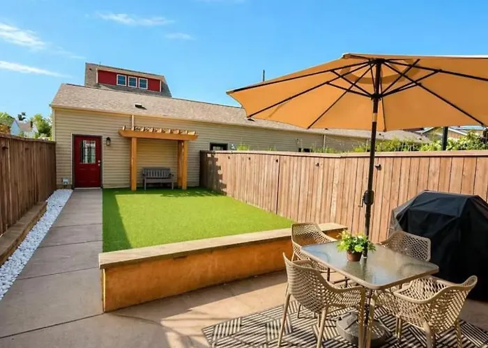 Family-Friendly 4Br Retreat Sleeps 12, Private Yard, Garage, Close To Stadiums, Casino & Downtown