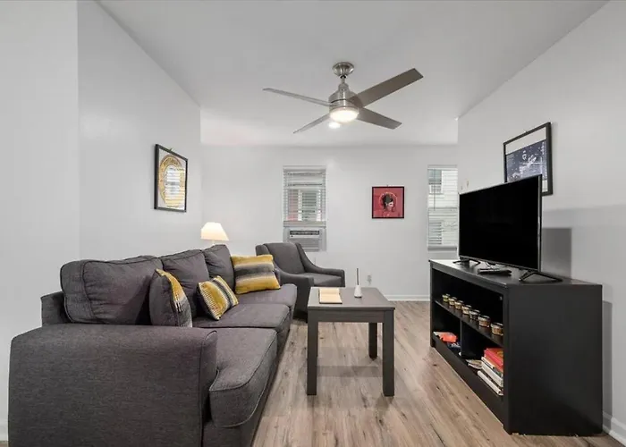 East Allegheny Apartment | Driveway Parking!