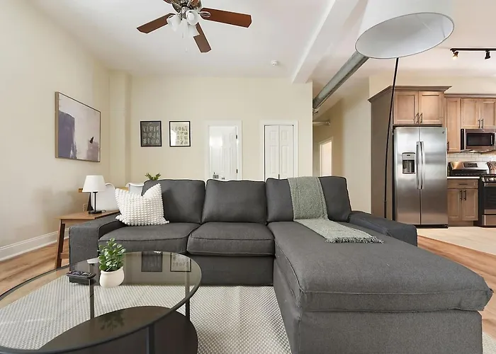 Netflix+Free Parking Near Shopping|Parks|Dining
