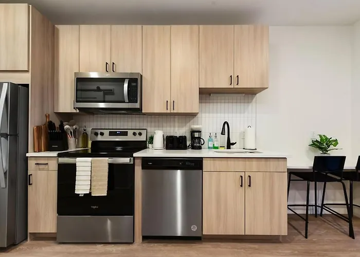 Gym+Hulu+Parking Near Universities|Upmc|Shopping