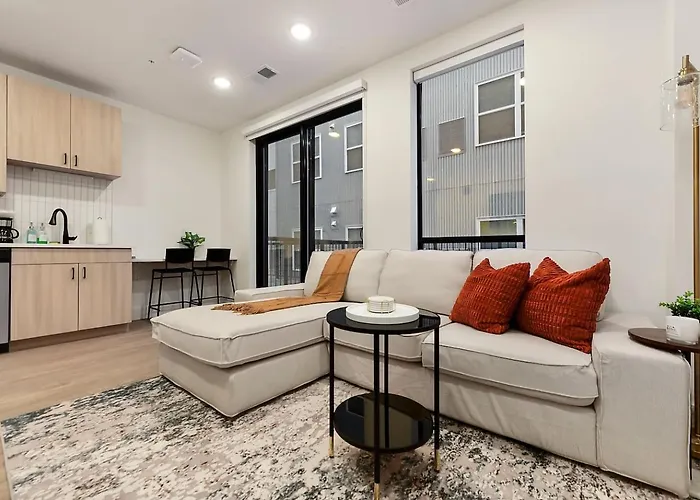 Gym+Hulu+Parking Near Universities|Upmc|Shopping