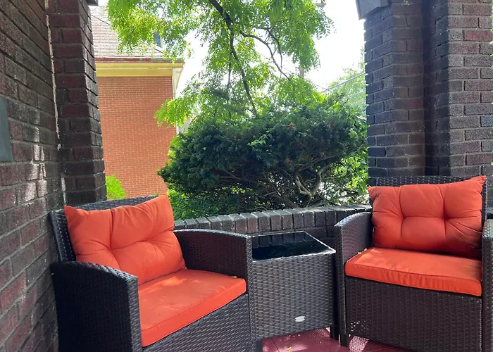 Penn House - Beautiful 3 Bedroom Apartment