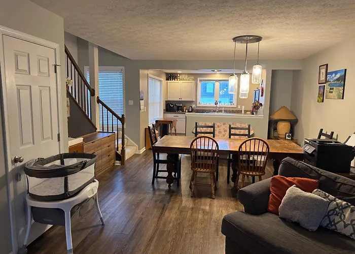 3Bd Townhome Walking Distance To Stadiums And Downtown With Parking