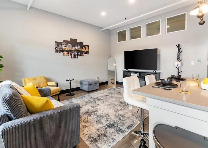 South Side Retreat - Elevator And Wifi - Sleeps 4