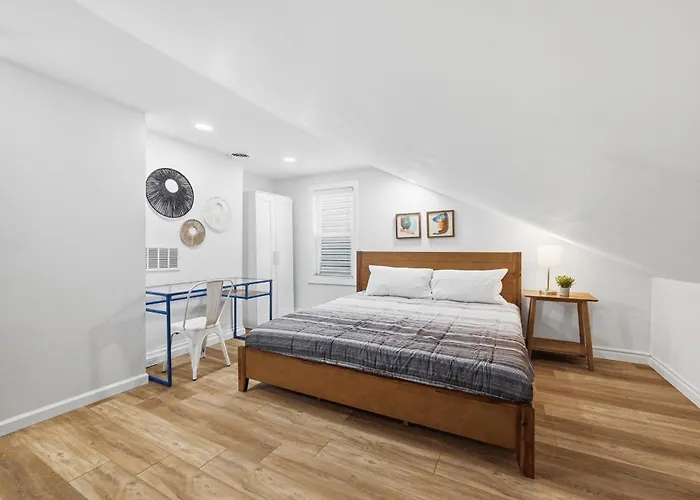Pittsburgh Millvale D Cozy And Unique Private Bedroom With Shared Bathroom